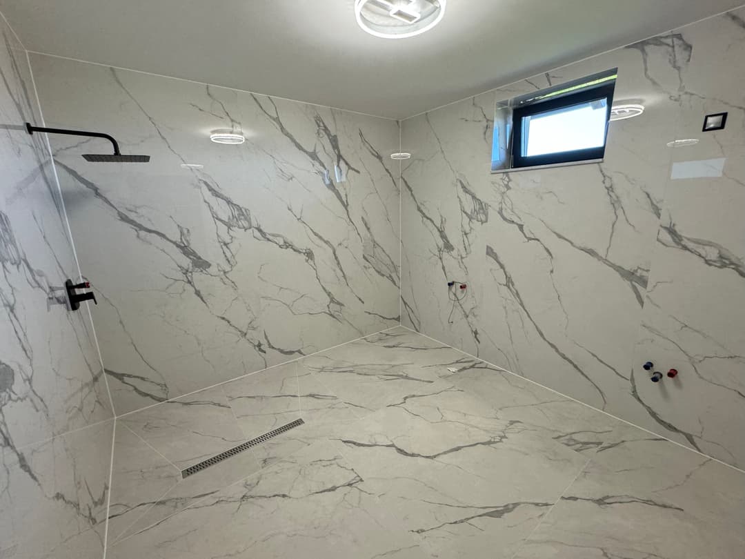 Thumbnail of Image 6